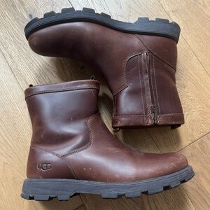UGG Men's Kennen Waterproof Boot - Brown Leather - Size 10 - Like New